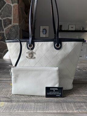 CHANEL Medium Fever Shopping Tote